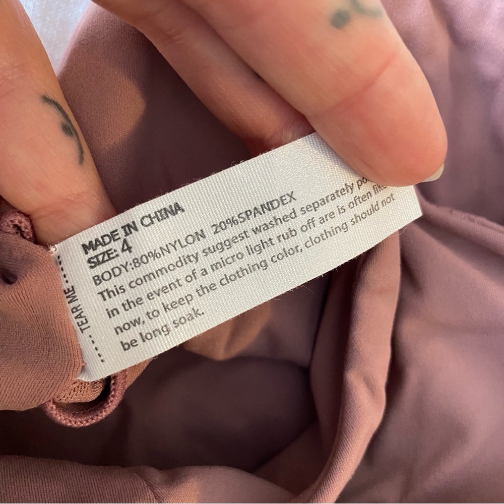 NWOT Women’s Strappy Sports Bra - Mauve - Picture 3 of 4